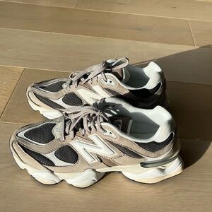 New Balance 9060 
Men’s US 9 Women’s US 10.5